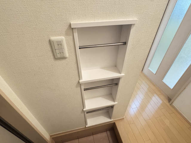 玄関　スリッパ置場